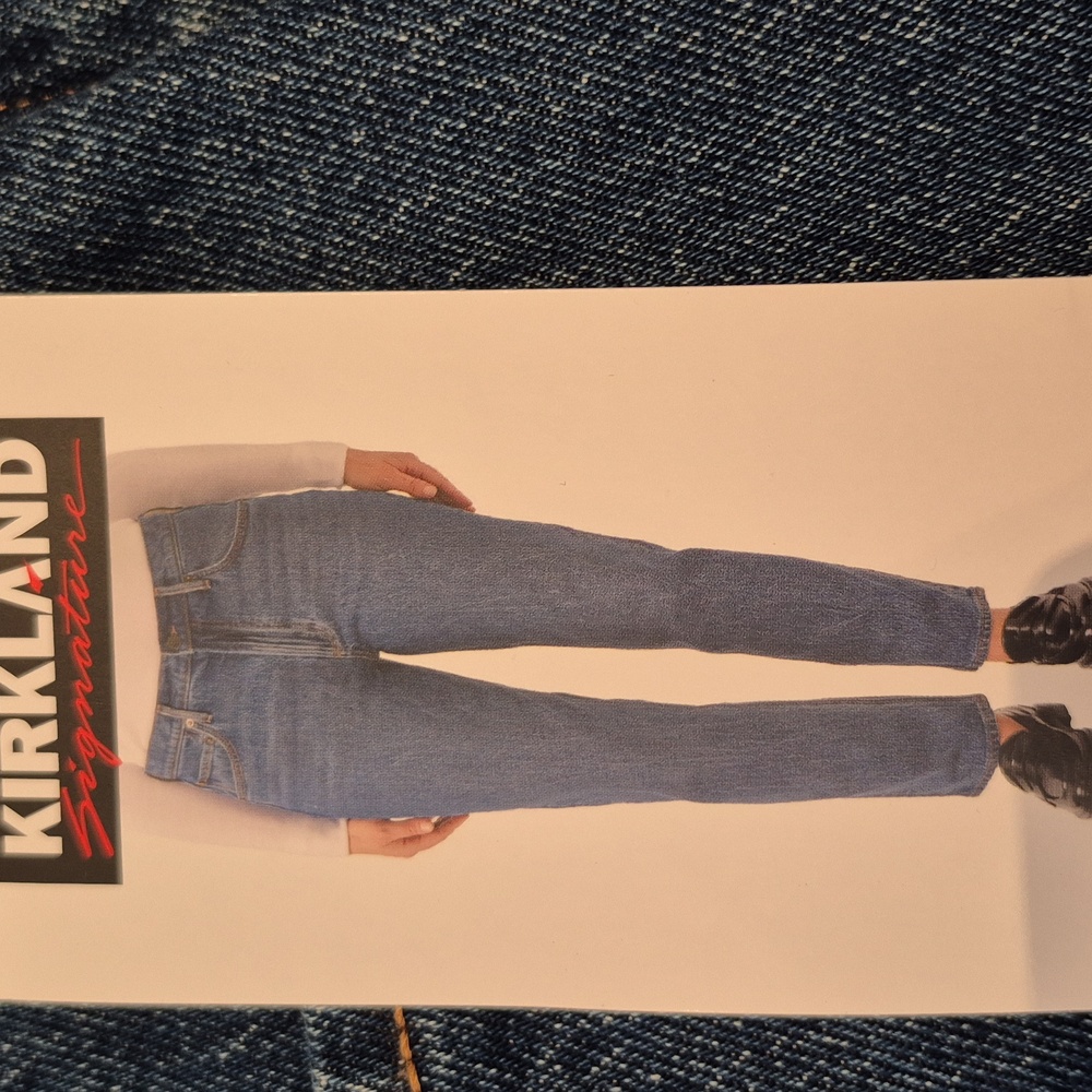 Sz 14: 💙Kirkland Signature High-rise Straight Blue Jeans